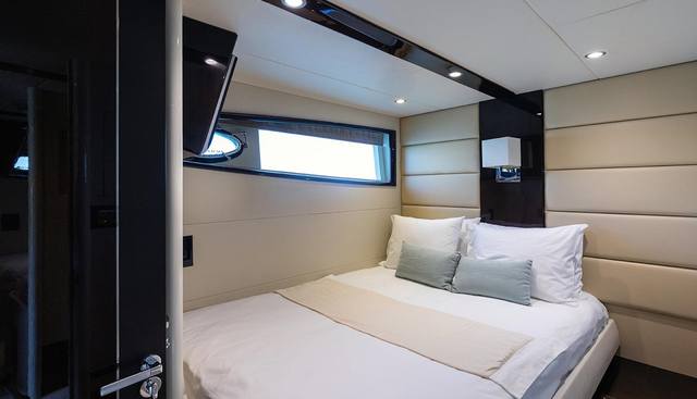 LIZZI yacht for sale 14