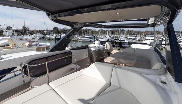 F65042 yacht for sale 12