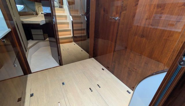 Tender Garage & Hi/Lo Swimplatform yacht for sale 45