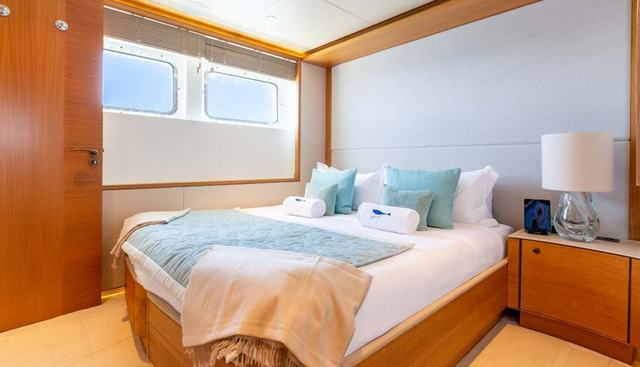 Solis yacht for sale 12