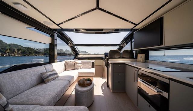 PREDATOR 55 yacht for sale 15