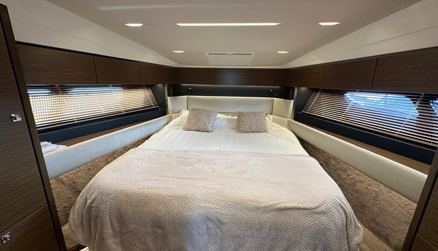 Folly Five yacht for sale 37