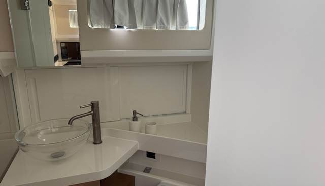 BG42 yacht for sale 18