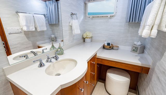 SILVER SEAS yacht for sale 25