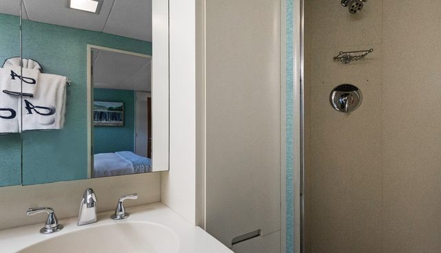 Adventurer yacht for sale 28