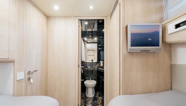 Gemini 3 yacht for sale 25