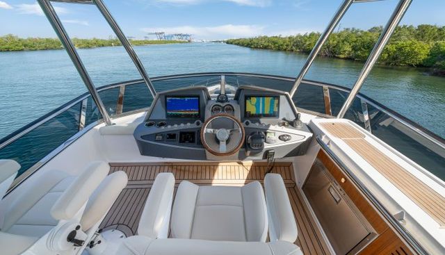 54 DAYBRIDGE yacht for sale 39