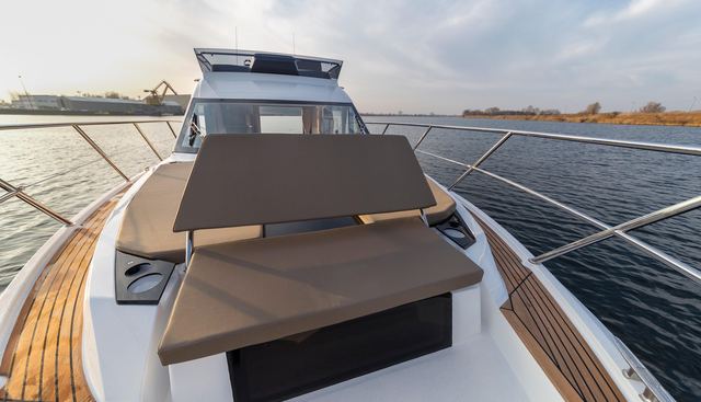 360FLY-052 yacht for sale 14