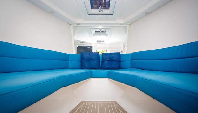 VANDUTCH 40 yacht for sale 10