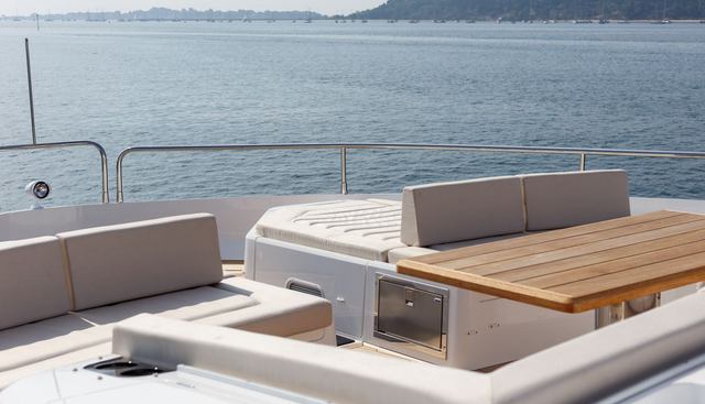 Sunseeker 76 yacht for sale 4