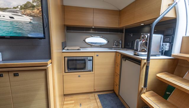 Lady IXNA yacht for sale 25