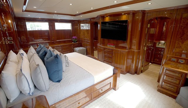 HOMECOMING yacht for sale 20