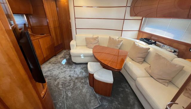 PERSHING 50 yacht for sale 22