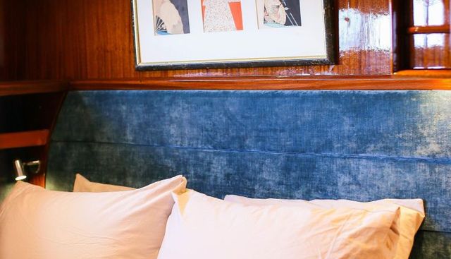 New School yacht for sale 44