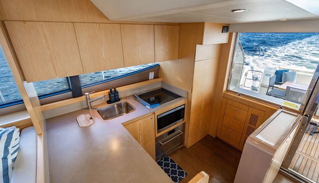 Amigos yacht for sale 17