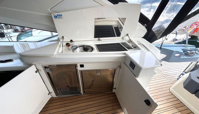 60ST yacht for sale 14