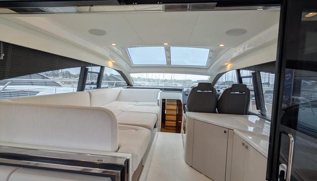 Tender Garage & Hi/Lo Swimplatform yacht for sale 32