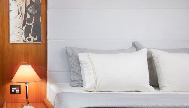 SPACE ODDITY yacht for sale 3