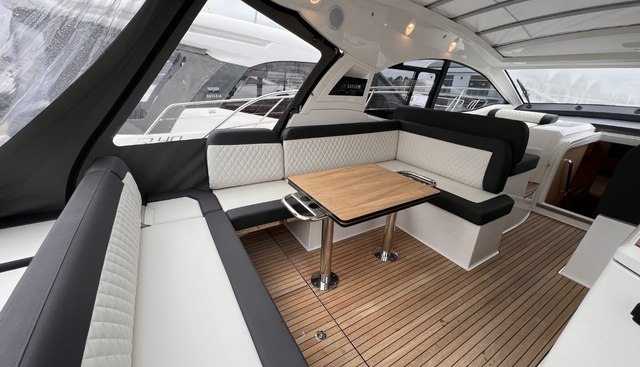Momentum yacht for sale 5
