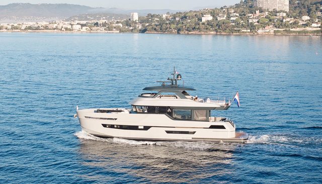 Adventure 780/ 01 yacht for sale 8