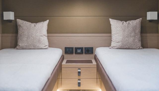 noname yacht for sale 12