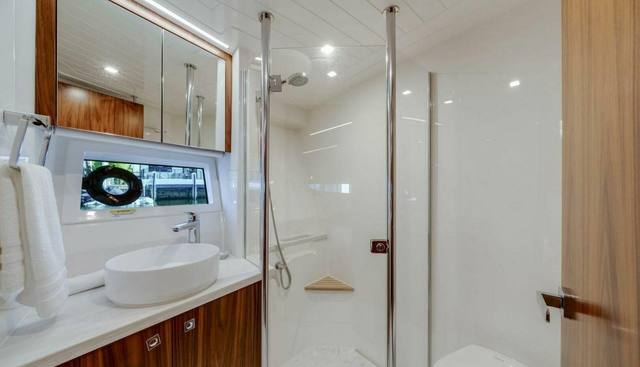 noname yacht for sale 33