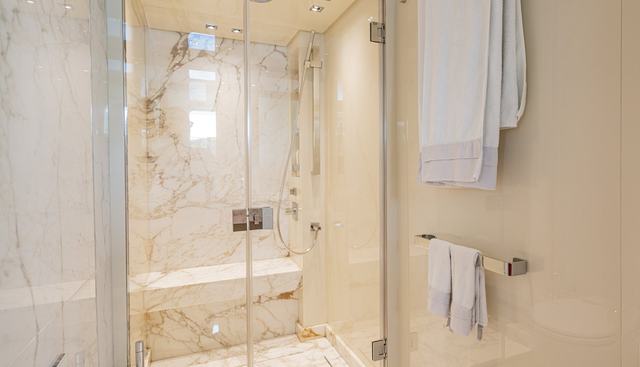 SANLORENZO SX 88 M&M yacht for sale 24