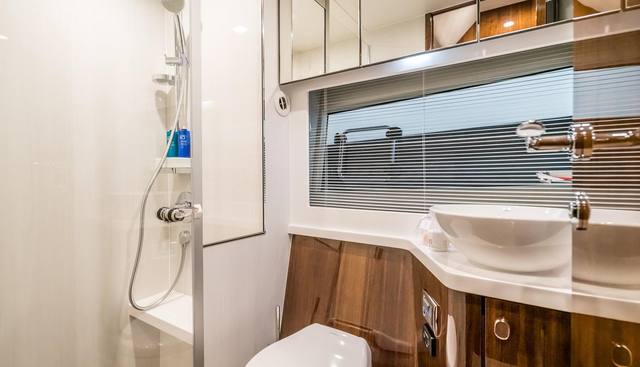 Tender Garage & Hi/Lo Swimplatform yacht for sale 24