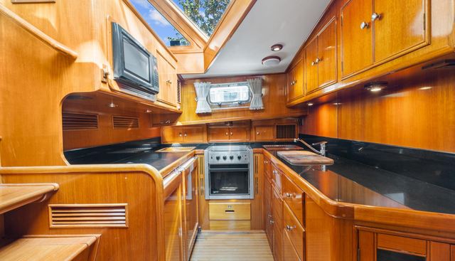 Mar Sofini yacht for sale 25