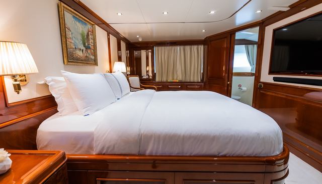 STELLA FIERA yacht for sale 28