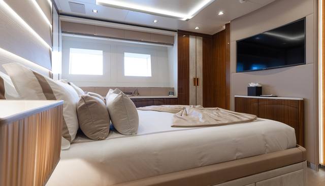 GOLDENEYE yacht for sale 24