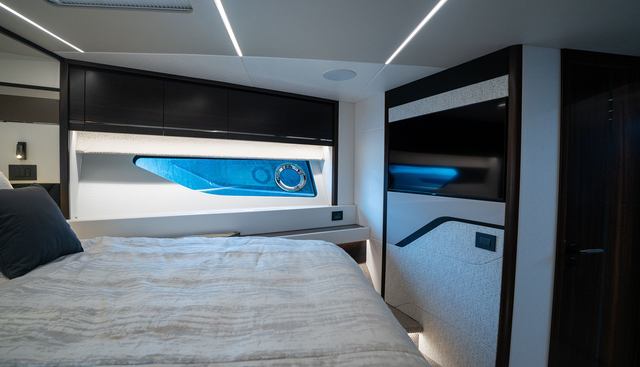 1292575 yacht for sale 34