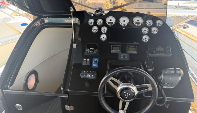 SERRA yacht for sale 8