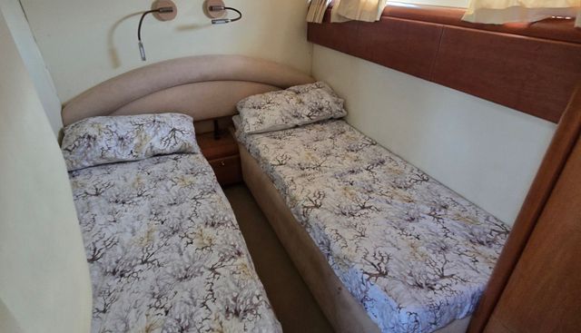 Princess V55 yacht for sale 4