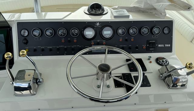 Reel Trio yacht for sale 9