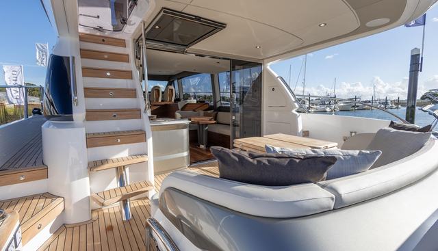 F58015 yacht for sale 18