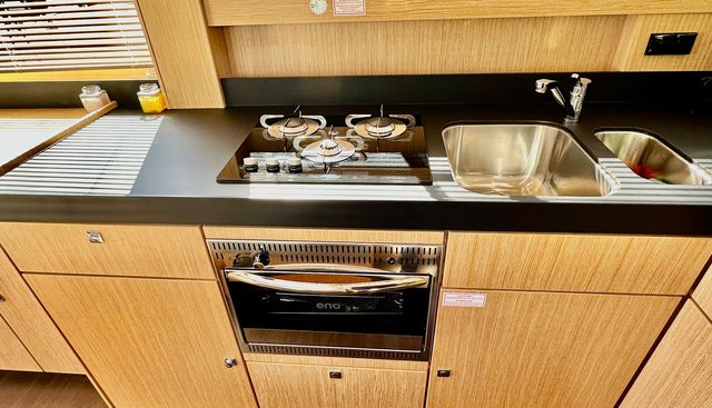 LADY V yacht for sale 20