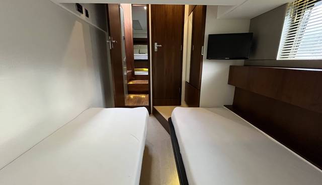 noname yacht for sale 32