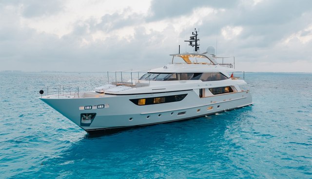 AMARA yacht for sale 38