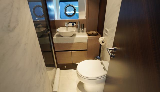 21793 yacht for sale 25