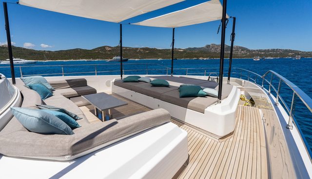 QUEEN J III yacht for sale 45