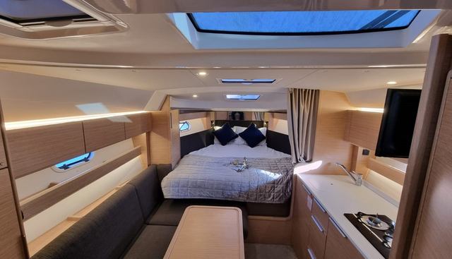 Mac II yacht for sale 14