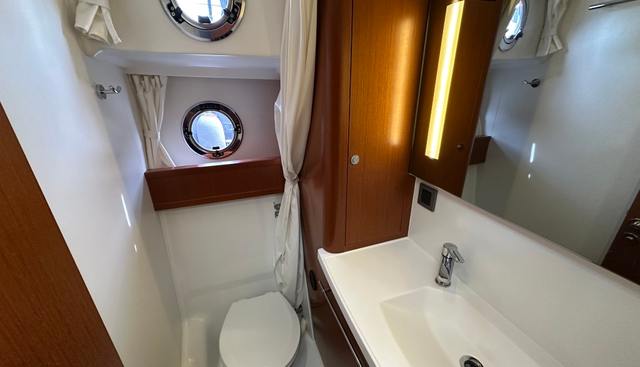 Roma yacht for sale 38
