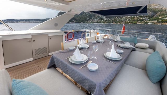 BELLA KATRIN - AZIMUT 72 yacht for sale 13