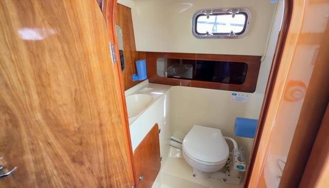 Maid of Erin yacht for sale 33