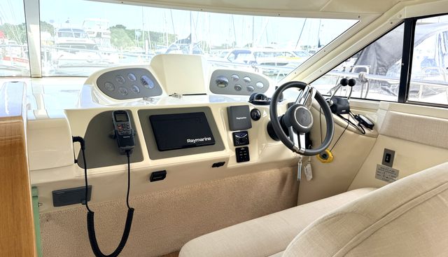 Ghost of London yacht for sale 5