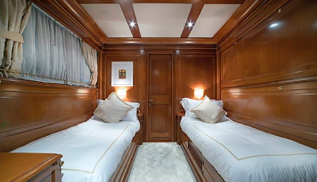 AQUILA yacht for sale 13