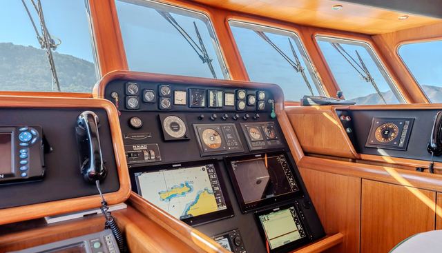 YOSMA yacht for sale 23