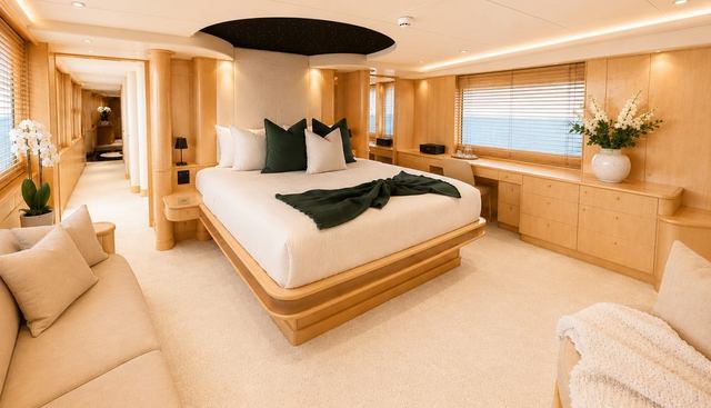 FAVOR yacht for sale 17