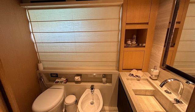 SL94 yacht for sale 19